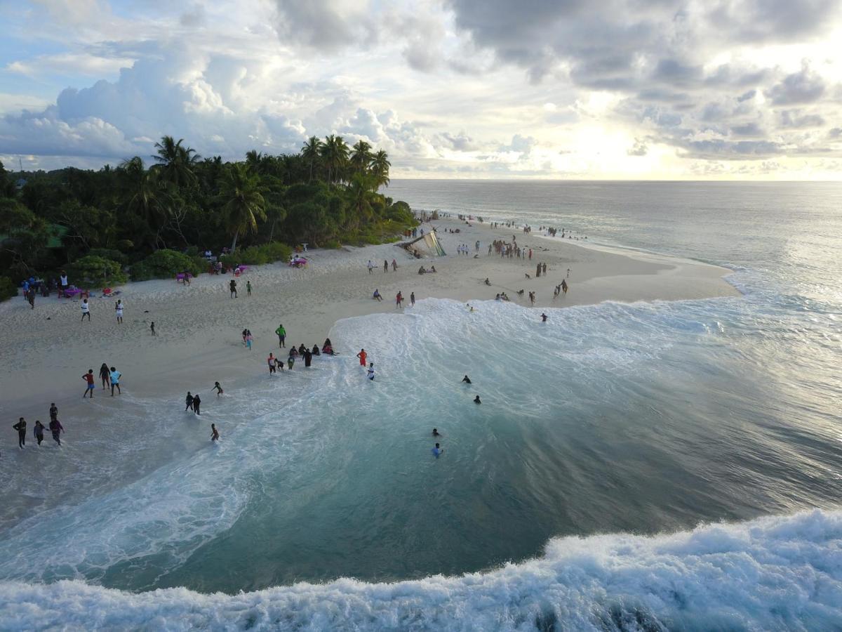 Shark Lounge Hotel Fuvahmulah Buitenkant foto